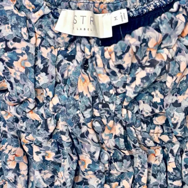 NWOT ASTR the Label Clairemont Top in Blue Peach Multi Floral - Image 10
