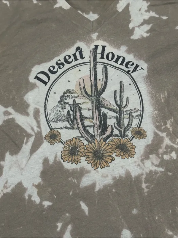 Western Graphic Tee brown and White Tie Dye Desert Honey size medium casual - Image 2
