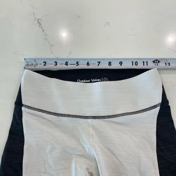 Outdoor Voices Workout Leggings Size Small Black and‎ White - Image 6