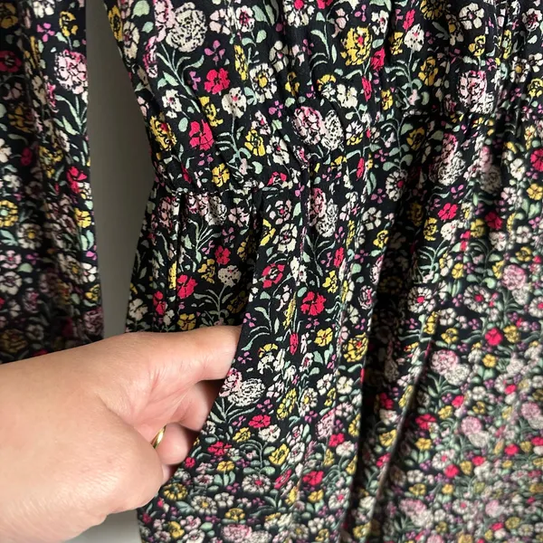 Ann Taylor Loft Ditsy Dark Floral Black Long Balloon Sleeve Romper Size Medium - Image 10