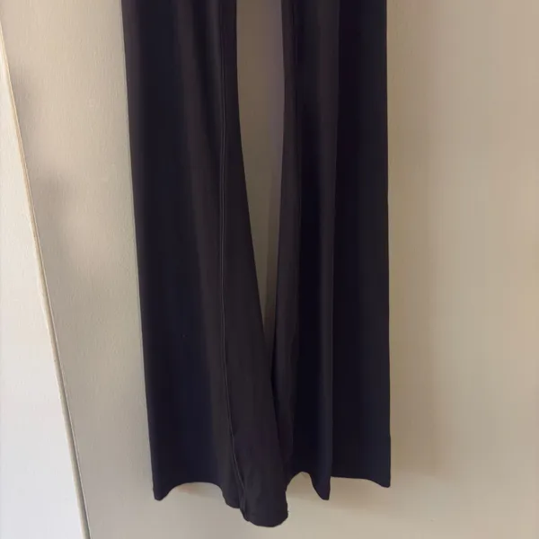 Offline by Aerie Real Me High Waisted Crossover Leggings in Black Size XS - Image 2