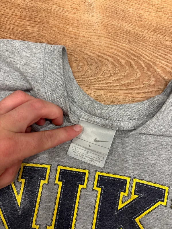 Vintage Nike Tee Shirt Grey - Image 3