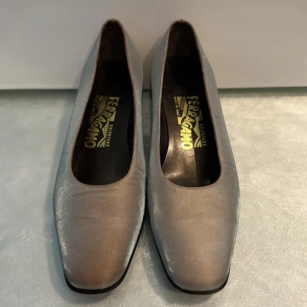 Salvatore Ferragamo VTG Shoes Vintage Shiny Nude Granny Slip On Heels Size Women's 7 - Image 2