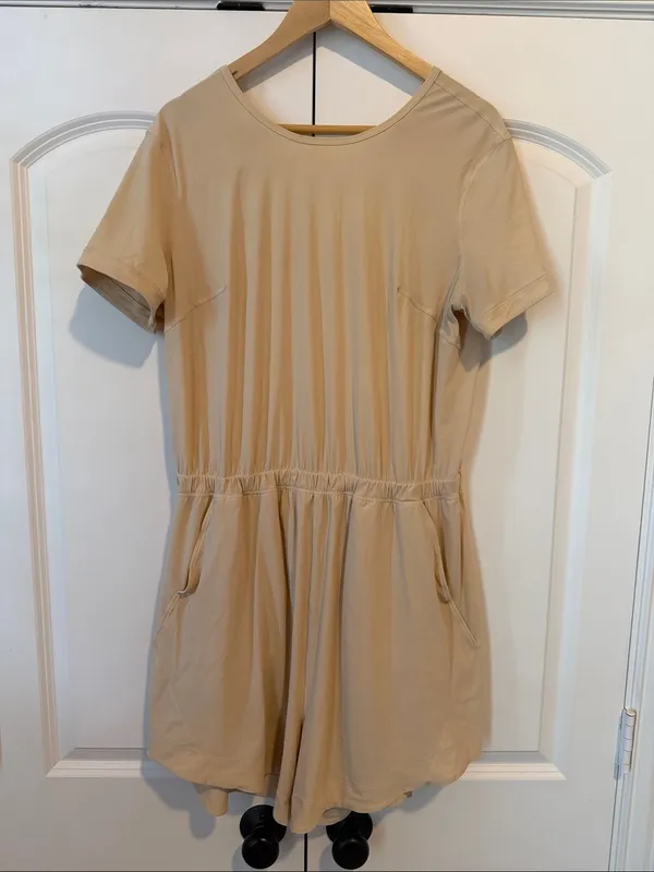 Lululemon Lightweight High-Neck Romper Yellow Size 12 - Image 3
