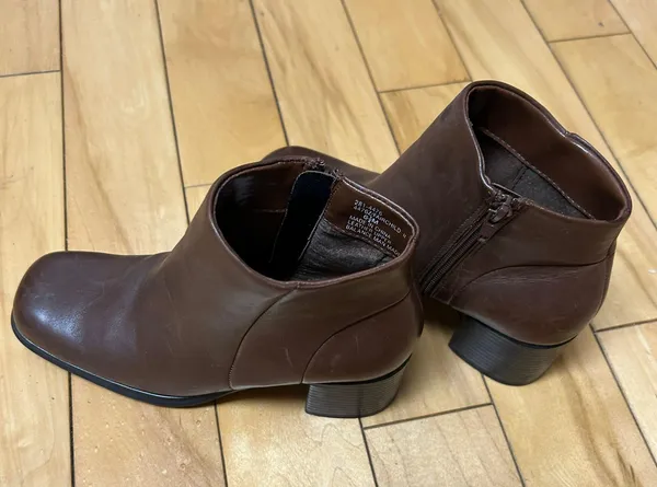 White Mountain Brown Boots Size 6.5 - Image 3