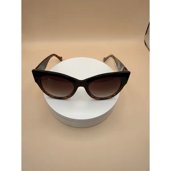Velvet Eyewear‎ Chelsea Black Tortoise Cat Eye Sunglasses Brown Gradient NIB - Image 2