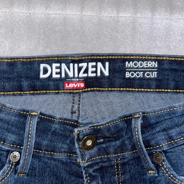 Levi's Bootcut Jeans - Image 4