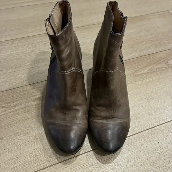 Frye Women’s Steffi Zip Ankle Bootie Brown Leather Size 8 - Image 4
