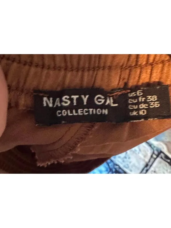 Nasty Gal Brown Ruffle‑Hem Casual Shorts Women’s 6 - Image 4