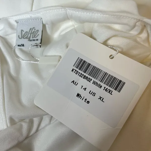 NWT Selfie Leslie Cupid's Bow‎ V-Neckline Ruffle Shoulder Bodycon Dress White XL - Image 2