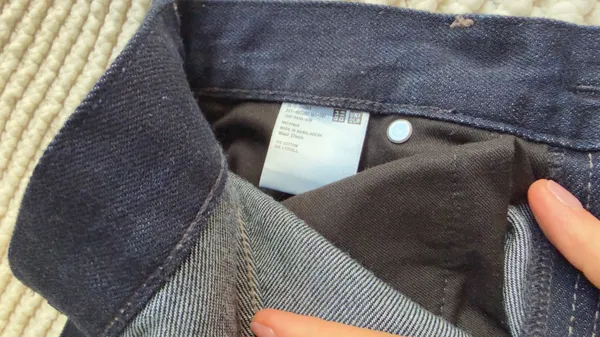 Uniqlo dark wash denim jeans size 27 - Image 7