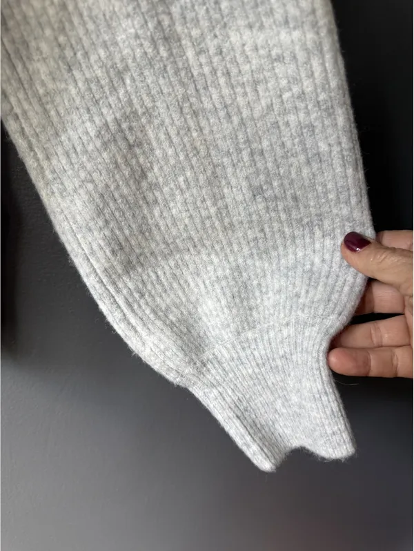 J.Crew Extra-Soft Gray Ribbed Sweater Size Small - Image 8
