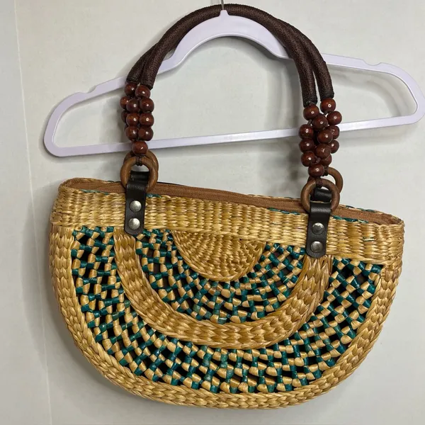 Brown Tan Teal Woven Straw Women’s Purse Handbag Wood Bead Accents Boho Beach - Image 3