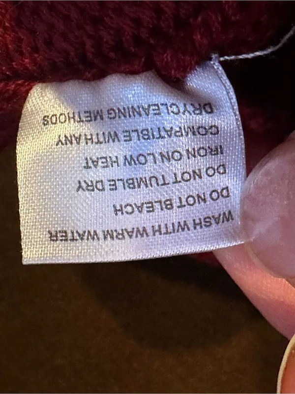 Dark Red Classic Cable Knit Crewneck Sweater. Thick Heavy Material Sz S - Image 8