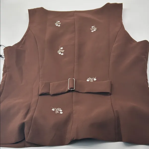 Sleeveless Brown Embroidered Button - Image 13