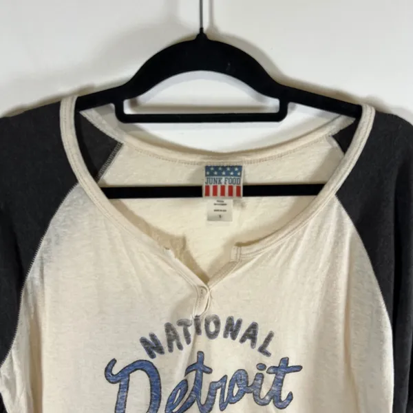 Junk Food Detroit Lions Women Small Raglan 3/4 Sleeve Graphic Tee Cream Charcoal - Image 2