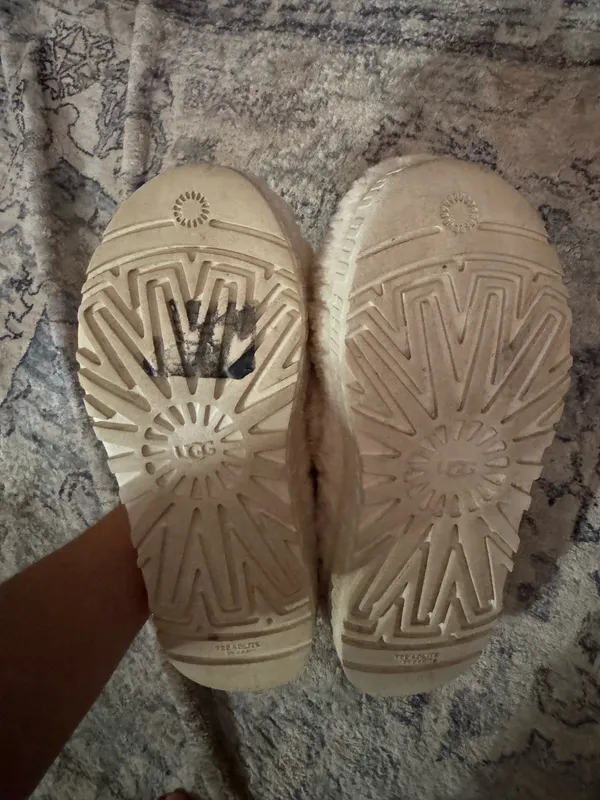 Cream Sherpa Ugg Strapped Sandals - Image 7