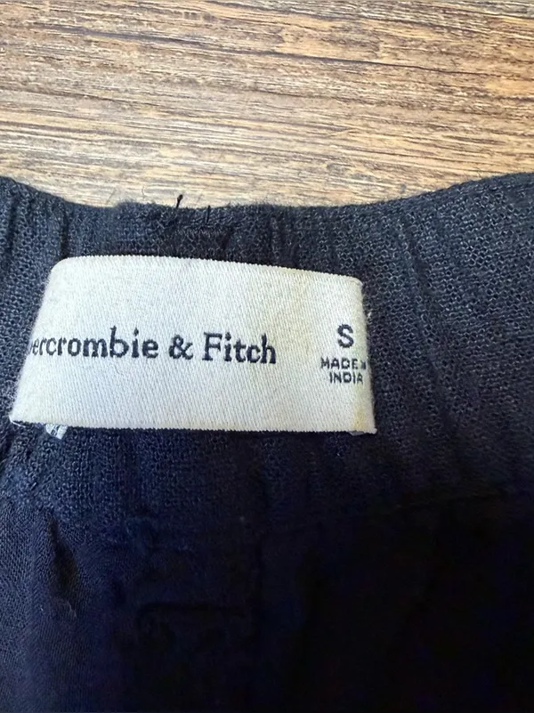Abercrombie & Fitch Lined Black Linen Blend Pleated Shorts Women's Small Pockets - Image 4