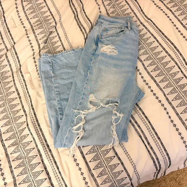 American Eagle Mom Jeans - Image 2