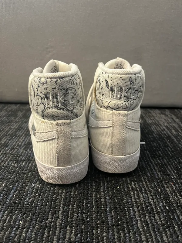 Nike Blazers - Image 4