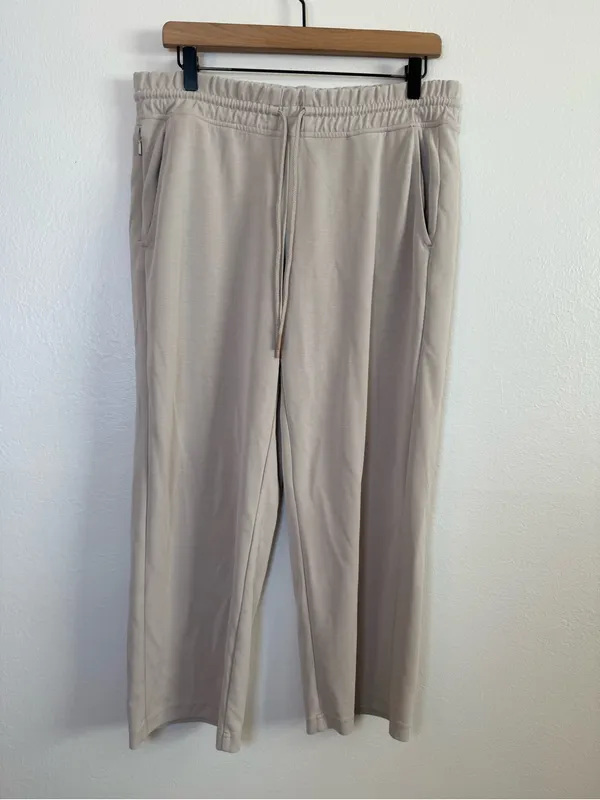 Athleta Seasoft Mid Rise Straight Crop - Image 3