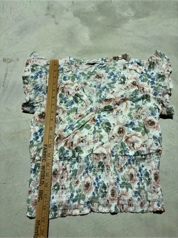 Abercrombie & fitch Floral Smocked Waist V-Neck Top small - Image 3
