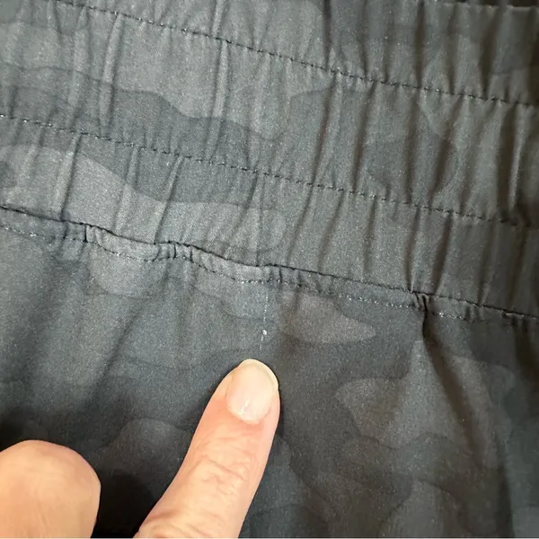 Kyodan Black Gray Camouflage Crop Jogger Pants Medium Casual Grunge - Image 4