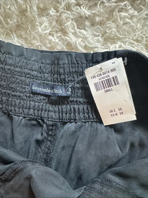 NWT Abercrombie & Fitch Black High-Waist Belted Utility Shorts sz small. - Image 2