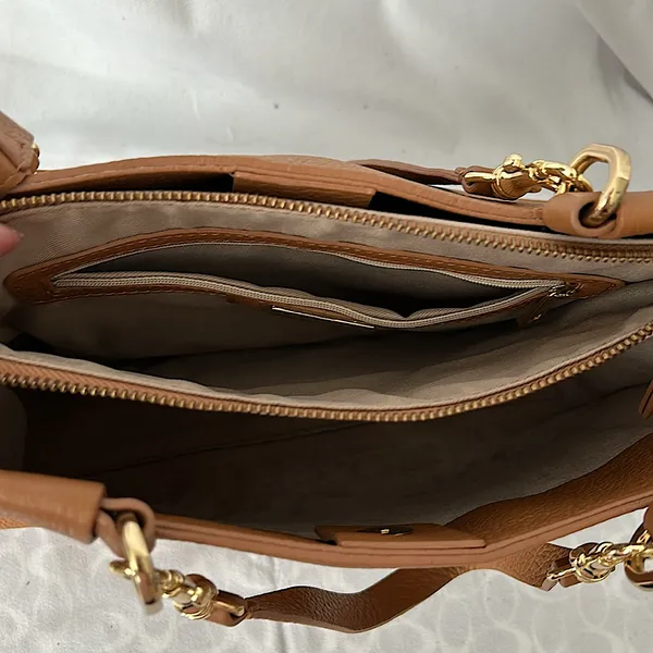 Iacucci Italy Luxurious Caramel Brown Pebbled Leather Handbag Purse 🌸🌸 - Image 8