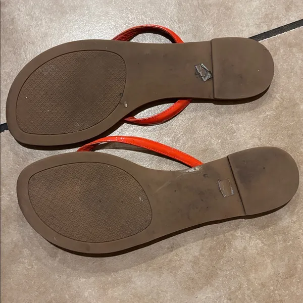 Tory Burch Terra Orange Patent Leather Thong Sandal - Image 7