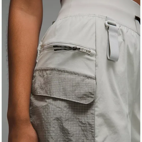 Lululemon Multi-Pocket Cargo High-Rise Hiking Short 5” - Image 3