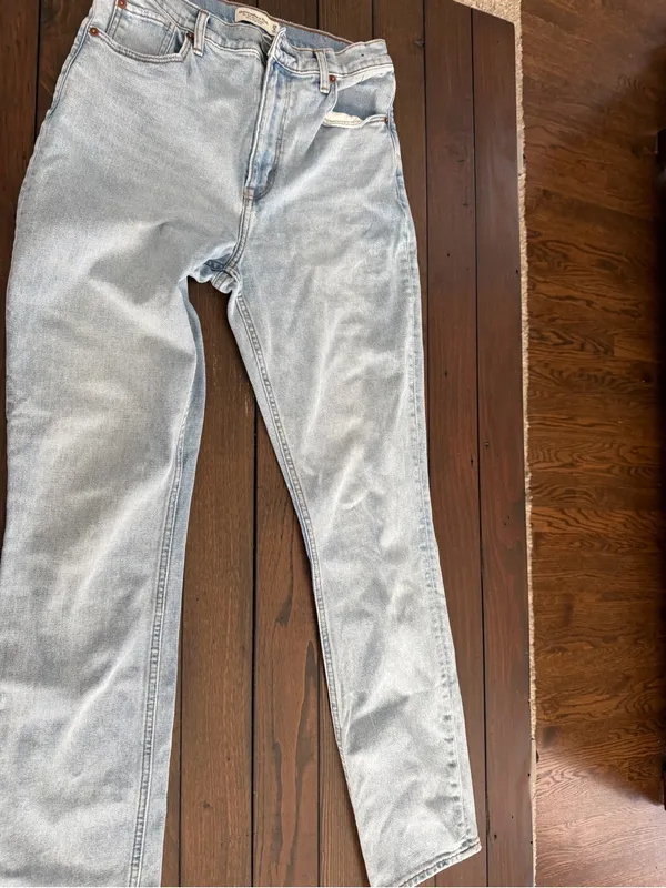 Abercrombie & Fitch Light Blue High-Rise Slim Straight Jeans - Image 5