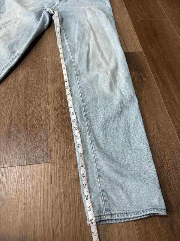 Universal Threads 90s High Rise Straight Jean - Size 4 - Image 4