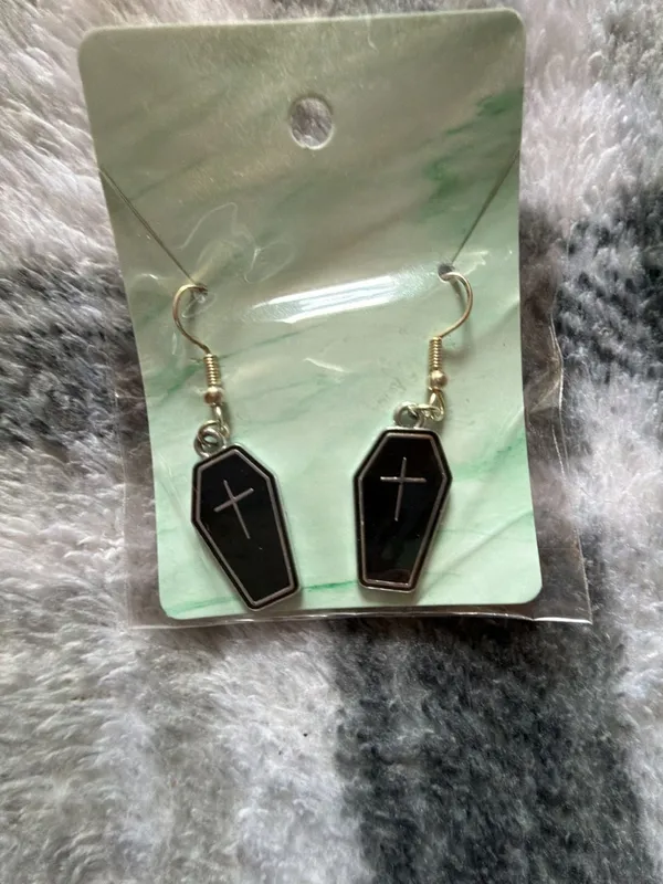 Set of 3 Assorted Gothic Skull and Coffin Enamel Dangle Earrings - Image 4