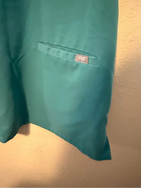 FIGS Casma Three Pocket Scrub‎ Top Green V-Neck FW1100 Size Small - Image 4