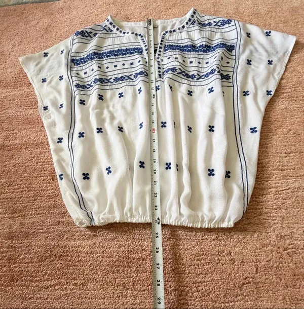 Lucky Brand White Blue Embroidered Boho Peasant Blouse Size Small - Image 3