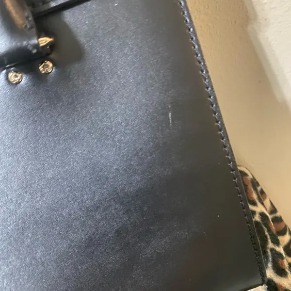 kate spade new york black leather shoulder bag with gold hardware - Image 11