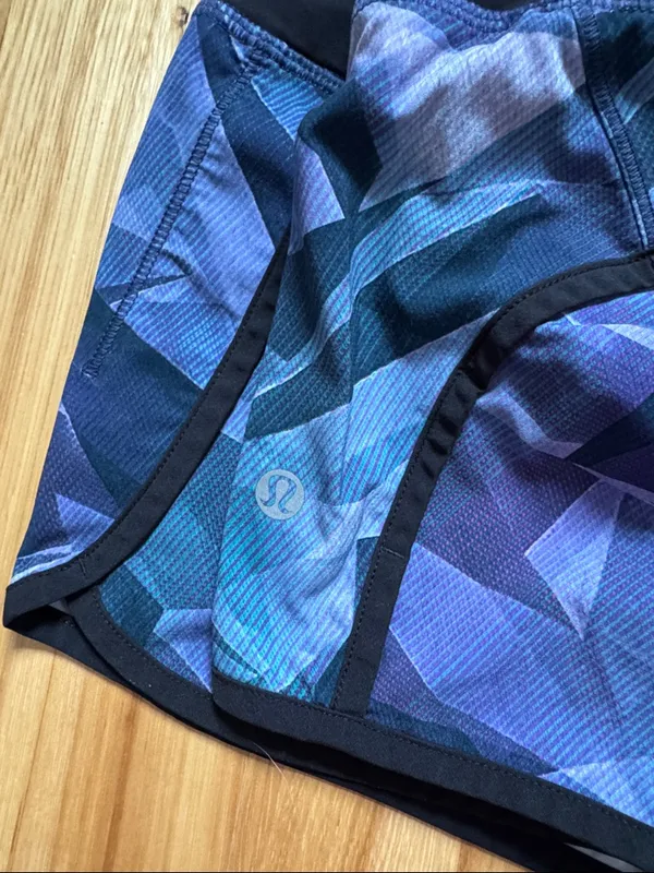Lululemon Run Times Short 4" Pretty Prism Multi Black Size 4 - Image 2