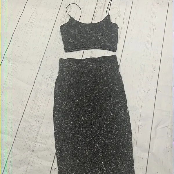 Love culture silver two piece bra and pencil skirt - Image 3