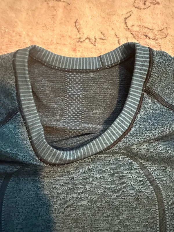 Lululemon shirt  - Image 3