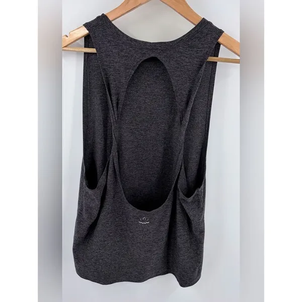 Beyond Yoga travel twisted heather gray racerback tank open back women’s M - Image 4