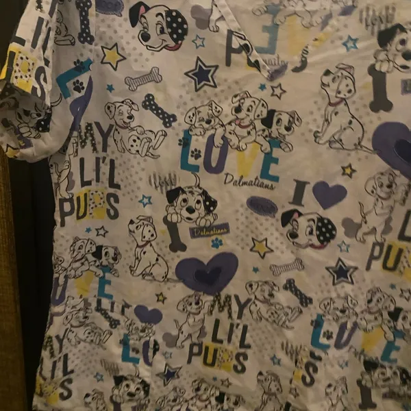 Disney 101 Dalmatian scub top size medium - Image 4