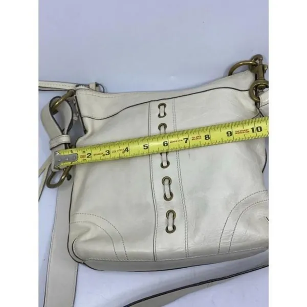coach medium w adjustable strap white leather cros - Image 4