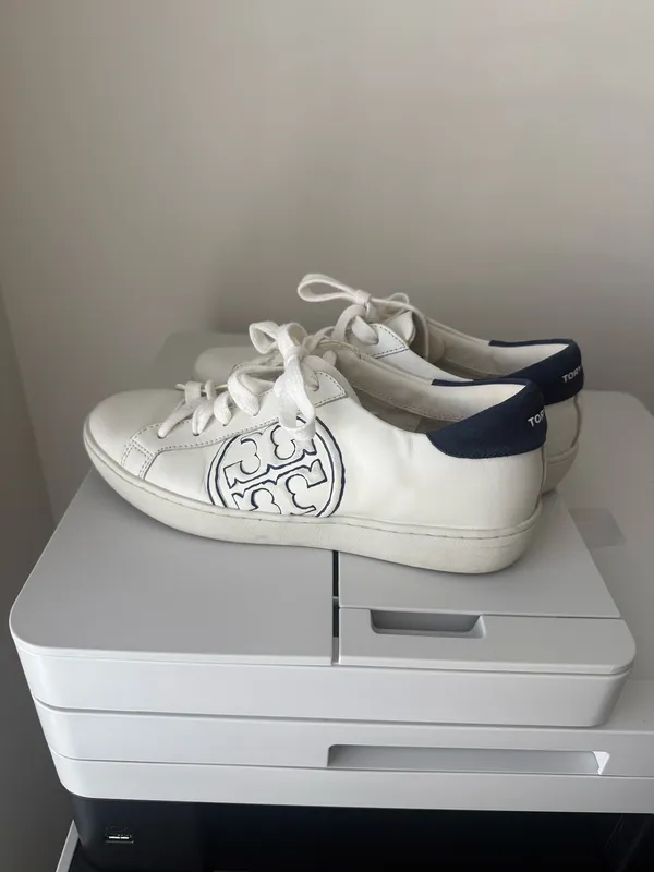 Tory Burch White Leather Sneakers with Navy Heel Accent 6M - Image 5