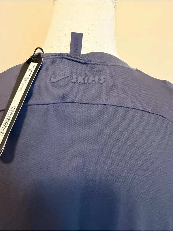 NWT Nike Skims Airy Baby tee size xl in deep royal - Image 11