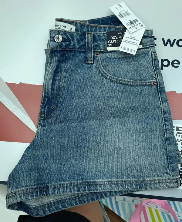 Abercrombie 90s Relaxed Cutoff Short - Image 5