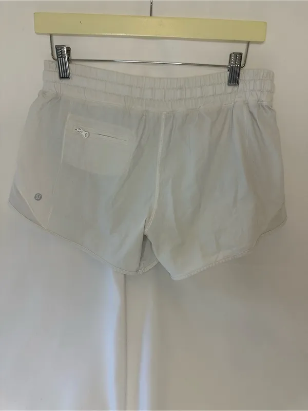 Lululemon Hotty Hot High-Rise Lined Shorts 2.5 White Size 6 LW7AHRT P60218 - Image 2