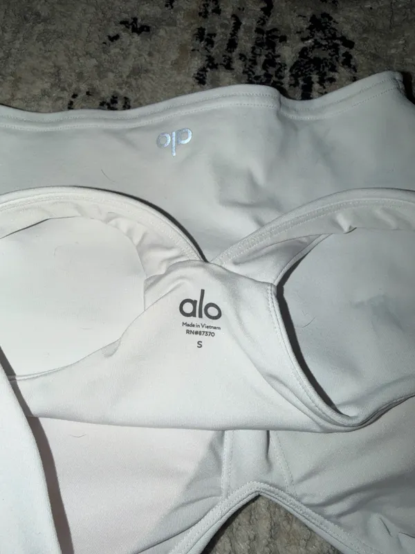 White Alo Tank Top Yoga Cropped - Image 4