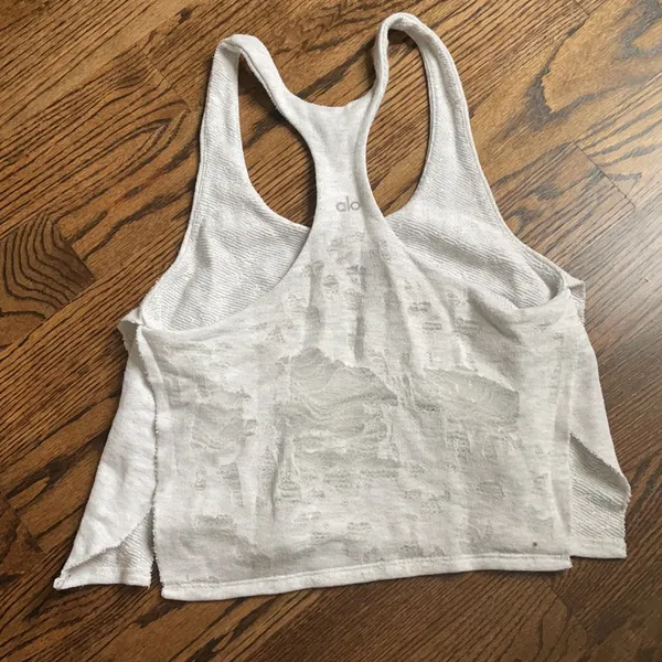 Alo racer back distressed top size small - Image 3