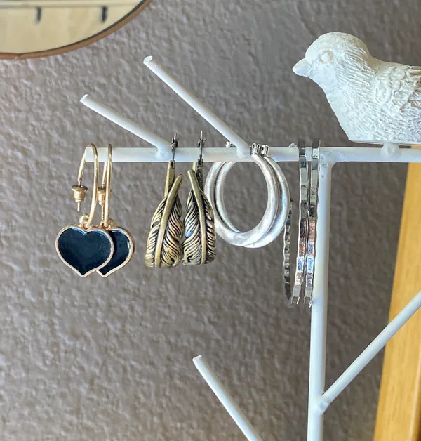 Boutique Hoop earrings set of 4🍂🖤 - Image 3